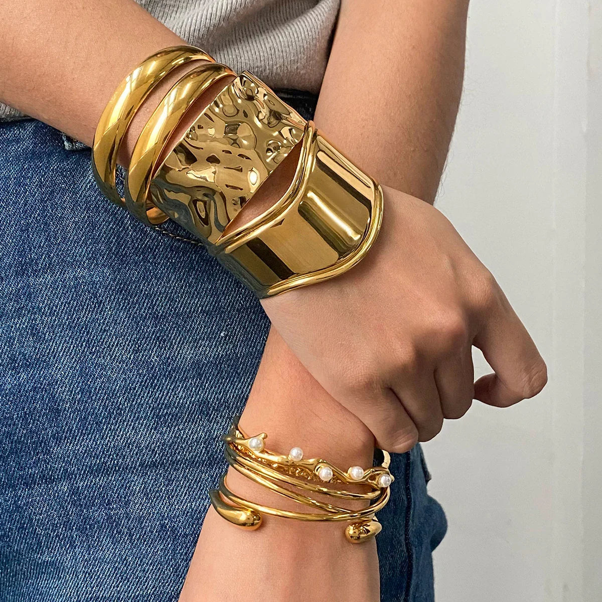 [Topon]Izza Smooth Gold Cuff