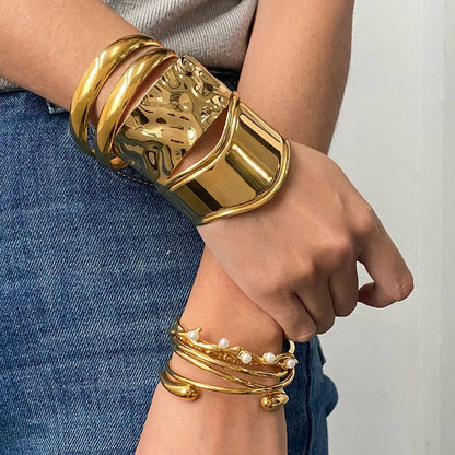 [Topon]Izza Smooth Gold Cuff
