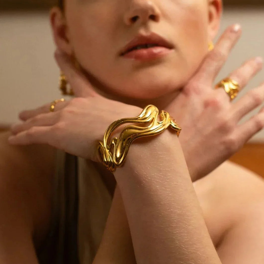 [Topon]Anissa Wavy Gold Bracelet
