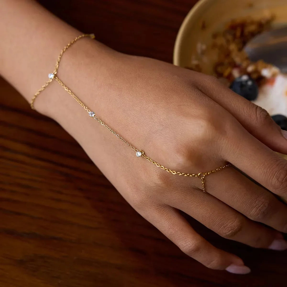 [Topon]Cressida Diamond Hand Chain