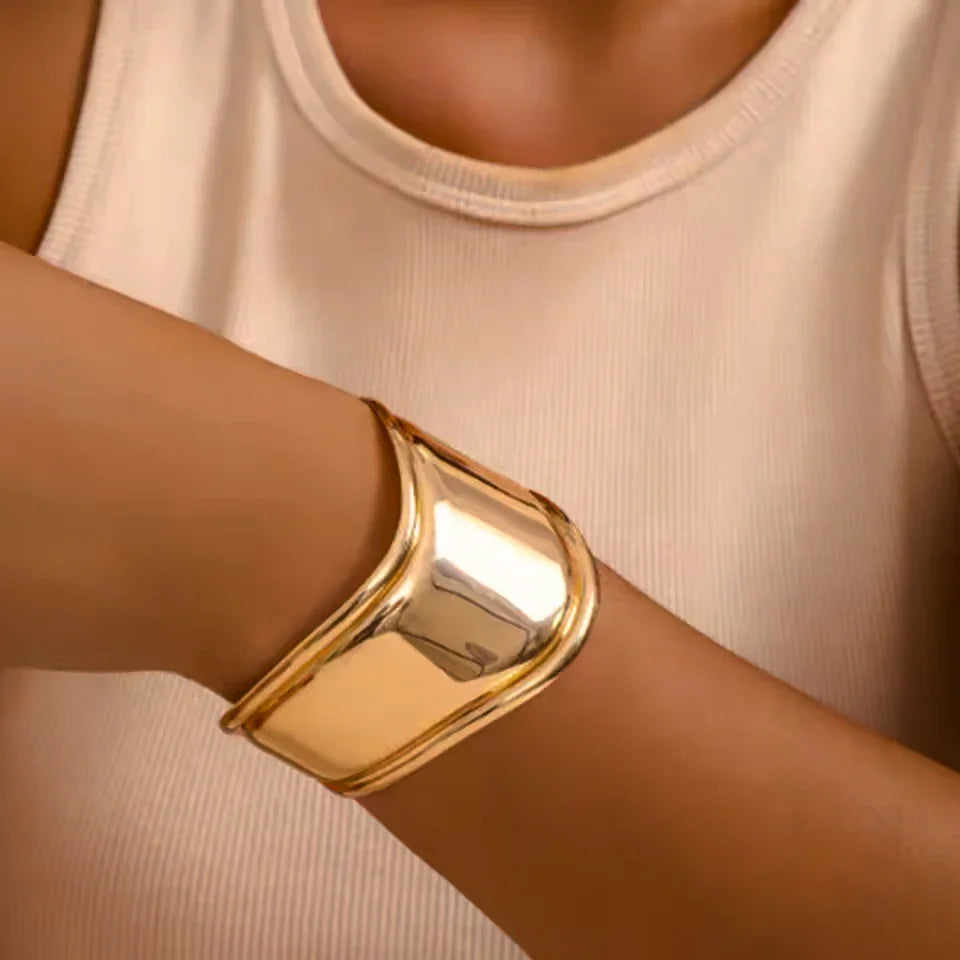 [Topon]Izza Smooth Gold Cuff