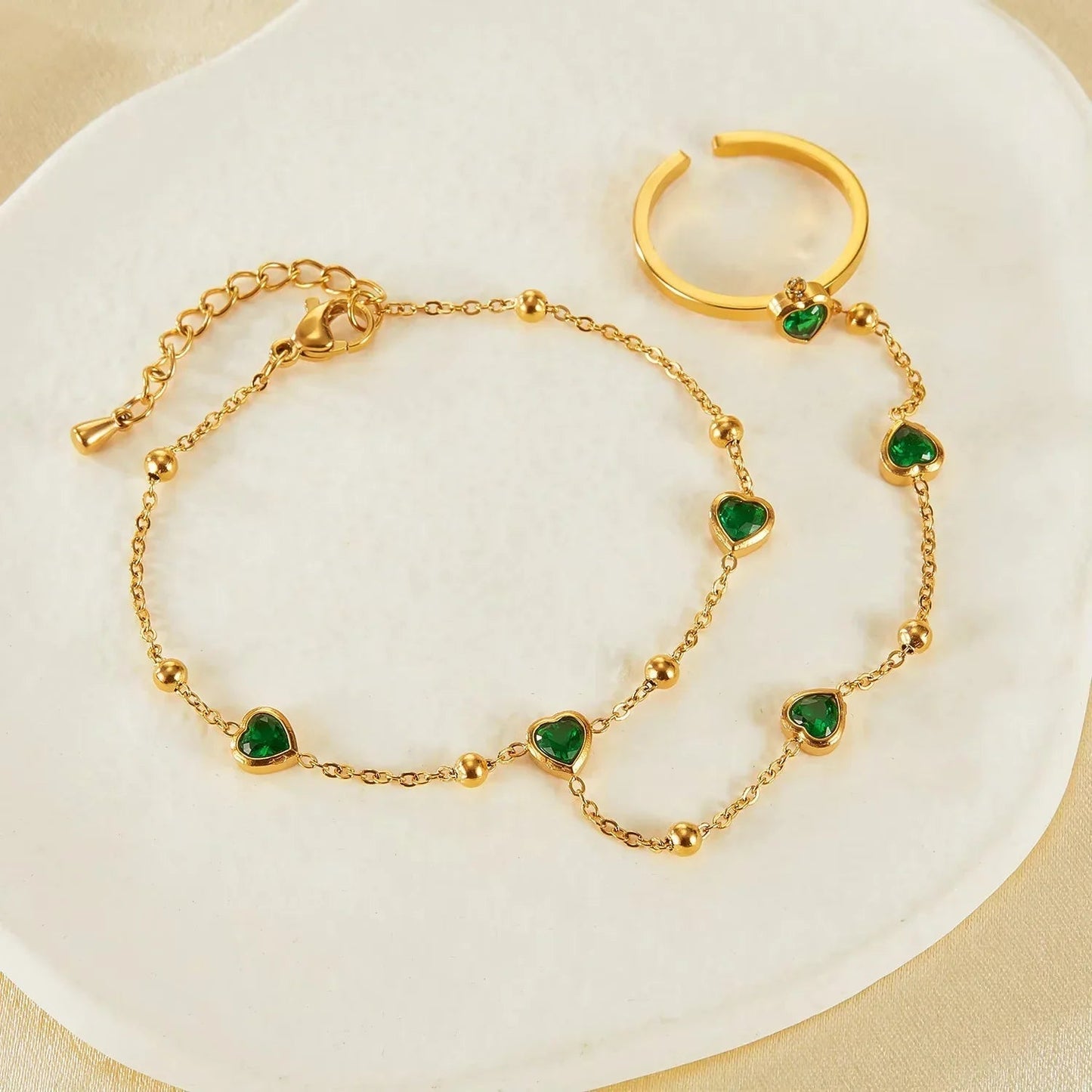 [Topon]Gladys Emerald Heart Hand Chain