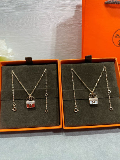 [Topon]H CIRCE MOISSANITE PENDANT NECKLACE GOLD