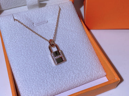 [Topon Jewelry]HM ADVANCED NICHE LOCK HEAD NECKLACE DIAMONDS