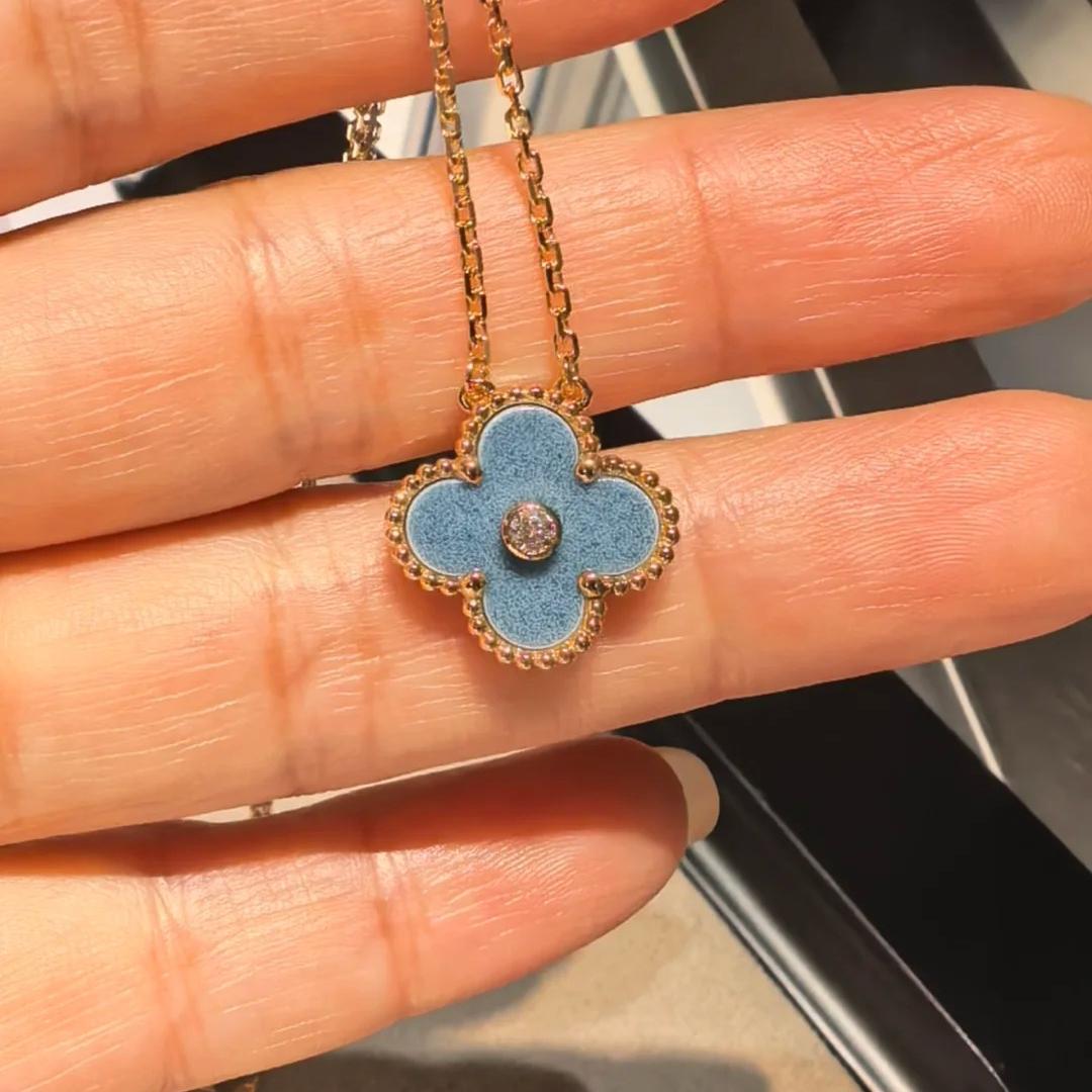 [TOPON] 2026 CLOVER 15MM CHRISTMAS LIMITED EDITION SINGLE FLOWER NECKLACE