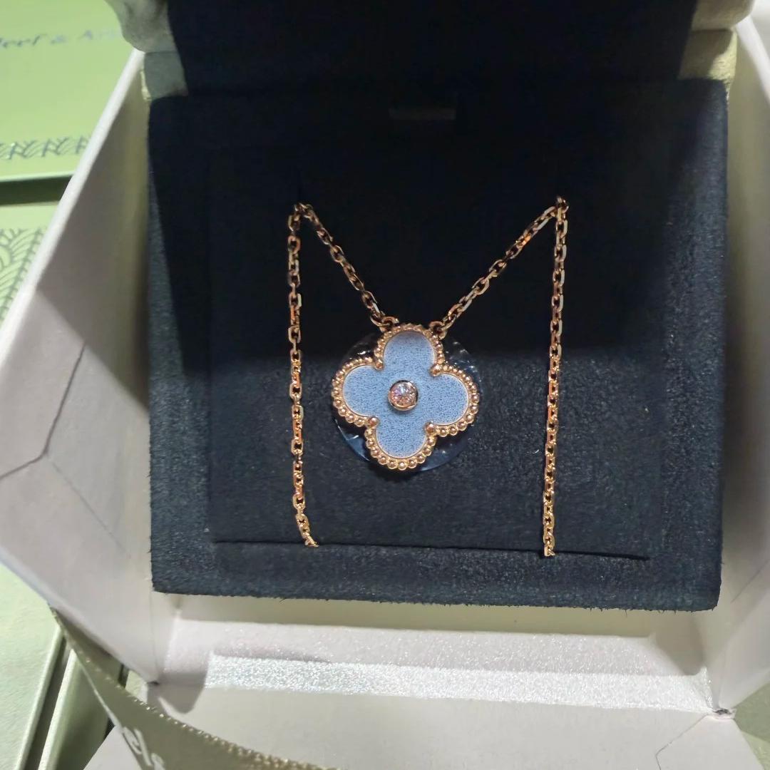 [TOPON] 2026 CLOVER 15MM CHRISTMAS LIMITED EDITION SINGLE FLOWER NECKLACE