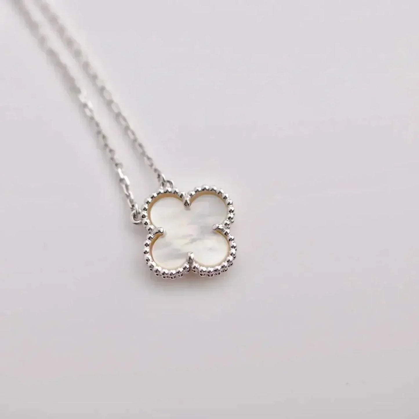 [Topon]CLOVER  15MM WHITE MOTHER-OF-PEARL SILVER