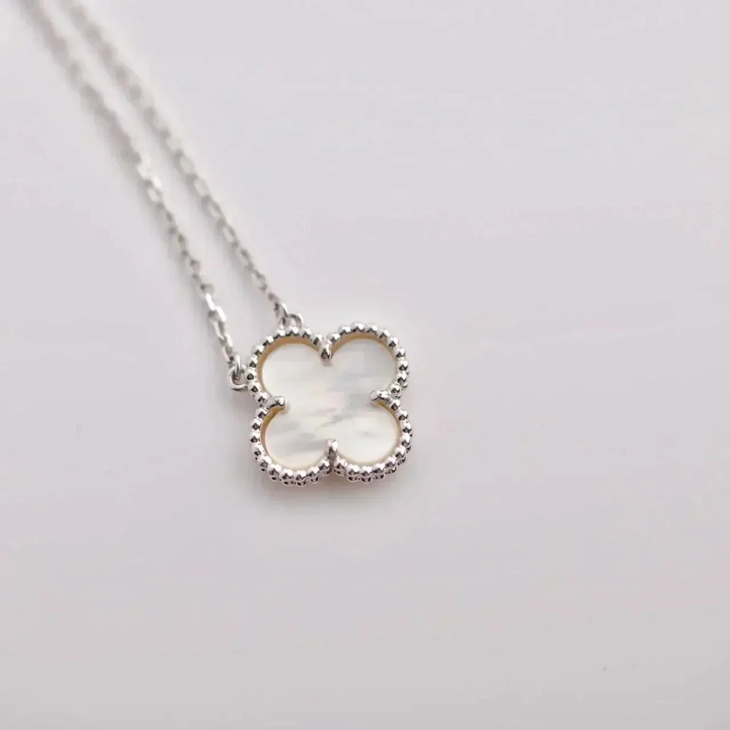 [Topon Jewelry]CLOVER  15MM WHITE MOTHER-OF-PEARL SILVER