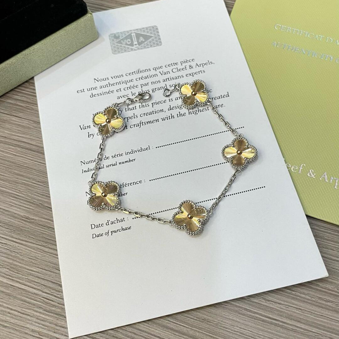 [Topon]CLOVER  5 MOTIFS  CHRISTMAS LIMITED EDITION BRACELET