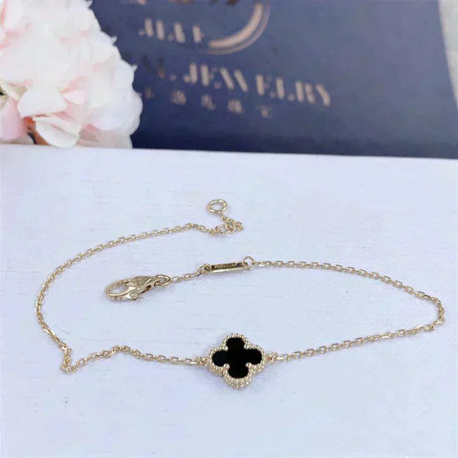 [Topon Jewelry]CLOVER ONYX SINGLE FLOWER BRACELET