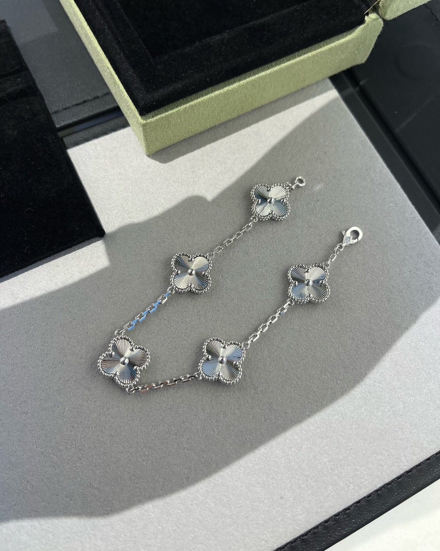 [Topon Jewelry]CLOVER SILVER 5 MOTIFS BRACELET